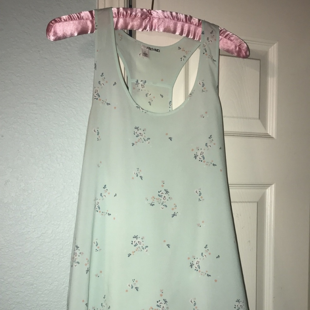Floral Tank Size L